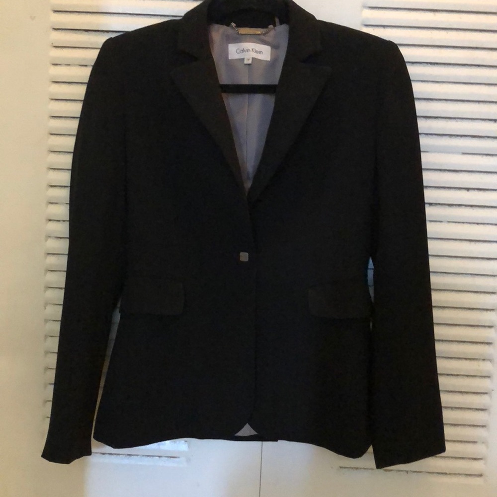 Calvin Klein single button short black blazer